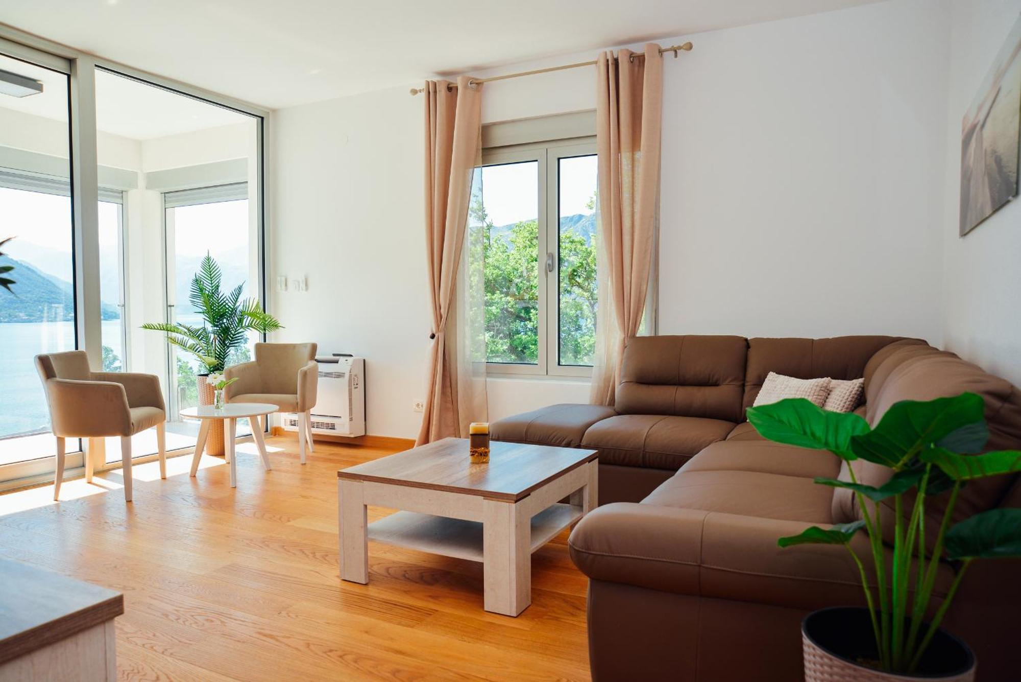 Sea View Apartment For 4 Kotor Eksteriør billede